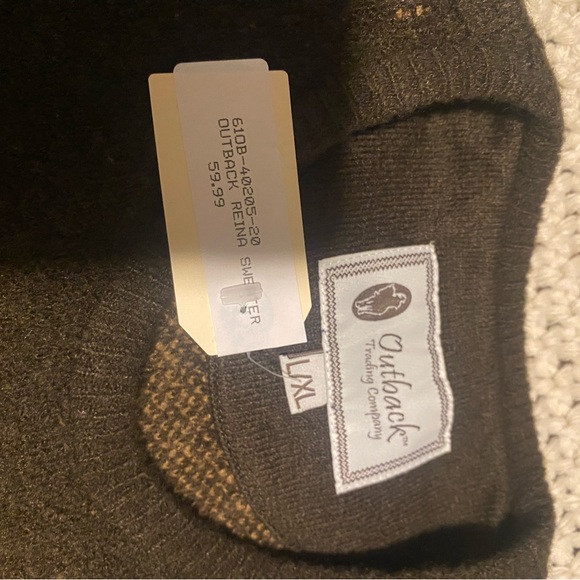 Outback Trading Company Women’s Sweater. - Picture 4 of 4